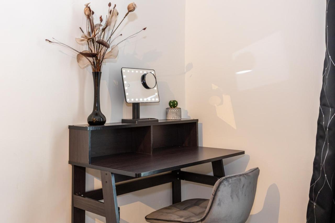 Flat In Greater Appartement *