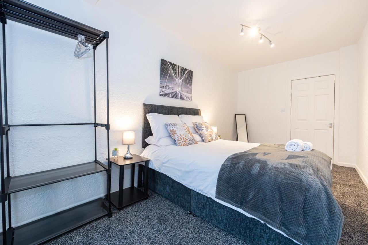 Flat In Greater * Manchester